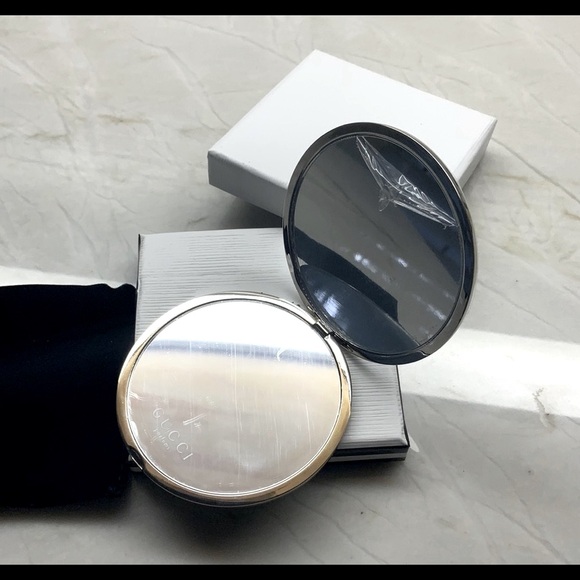 💥NIB Silver Gucci Flora Garden Double Sided Magnifying Mirror Promotional Item. - Picture 5 of 7